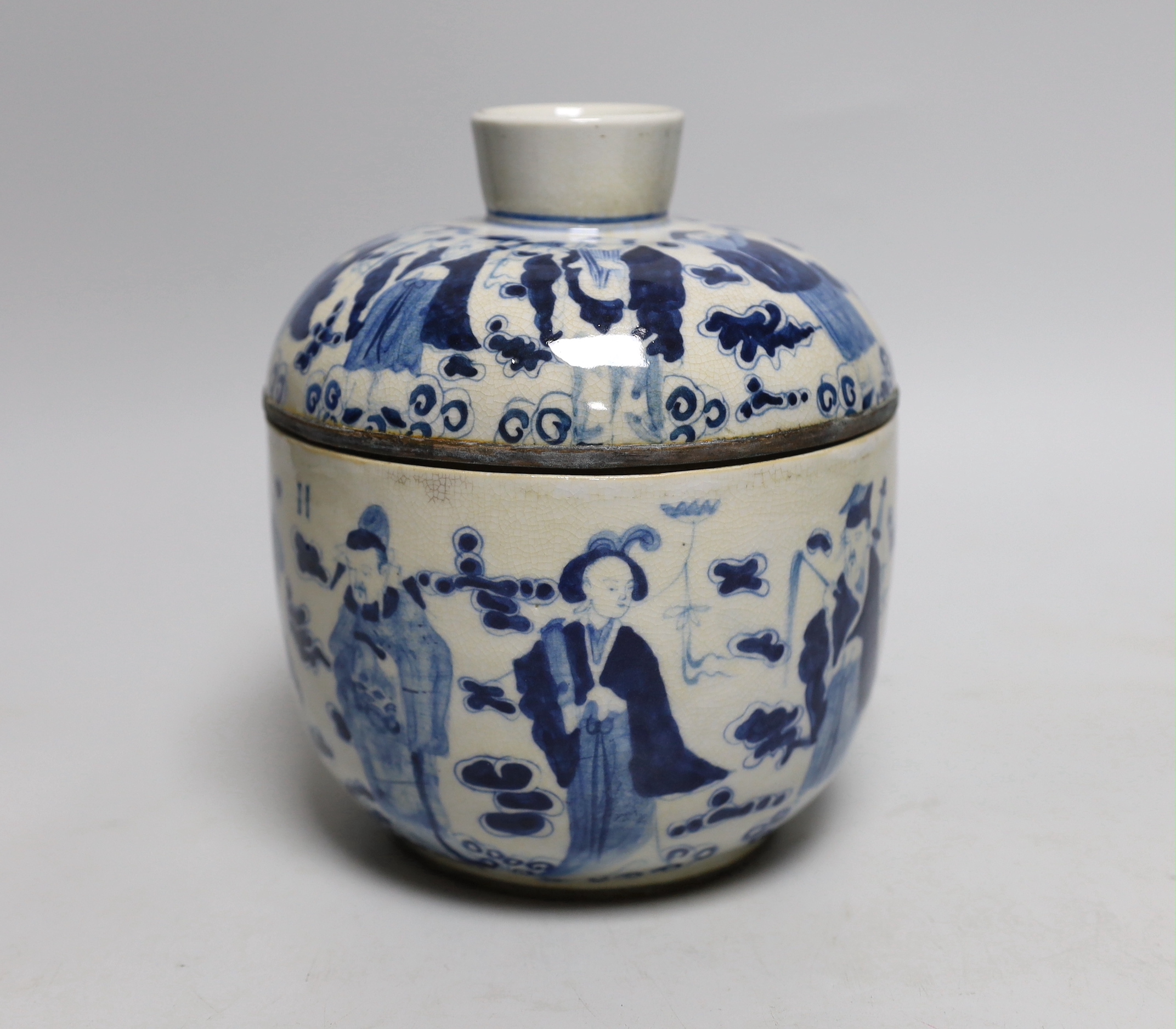 A 20th century Chinese jar and cover with 8 immortals, 18cm